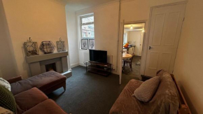 King Bed - Fast WiFi - Free Parking